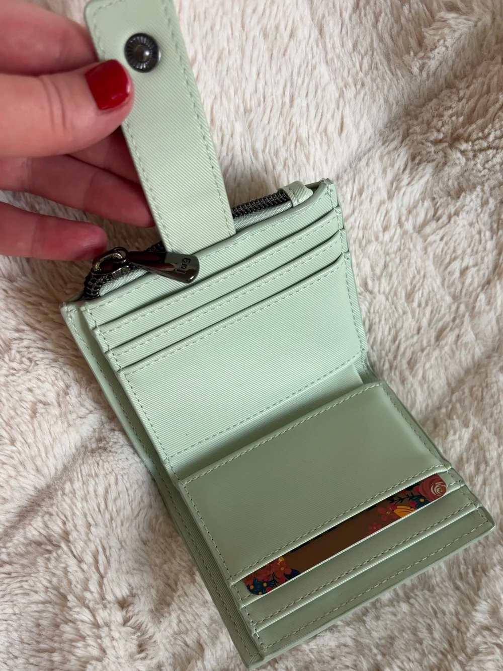 Lug Hurdle Satin Luxe VL RFID Wallet - Mist Green - Picture 4 of 10
